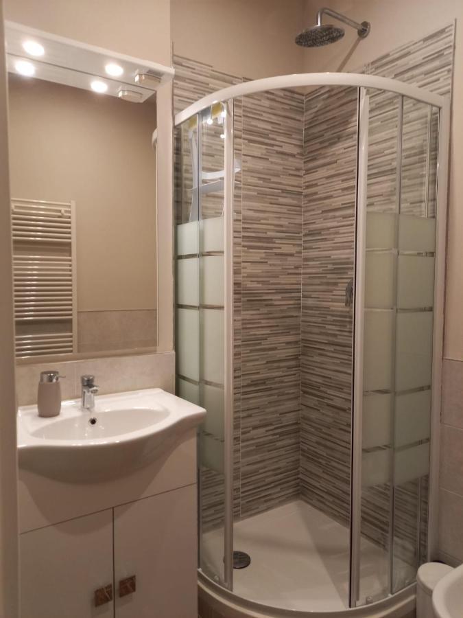 The Walls Apartment Лука Екстериор снимка