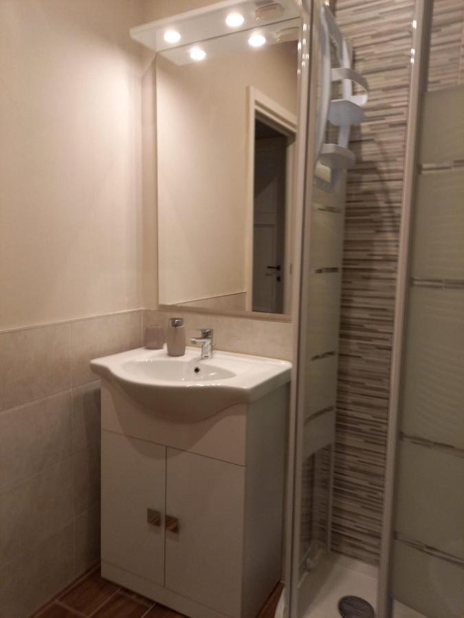 The Walls Apartment Лука Екстериор снимка