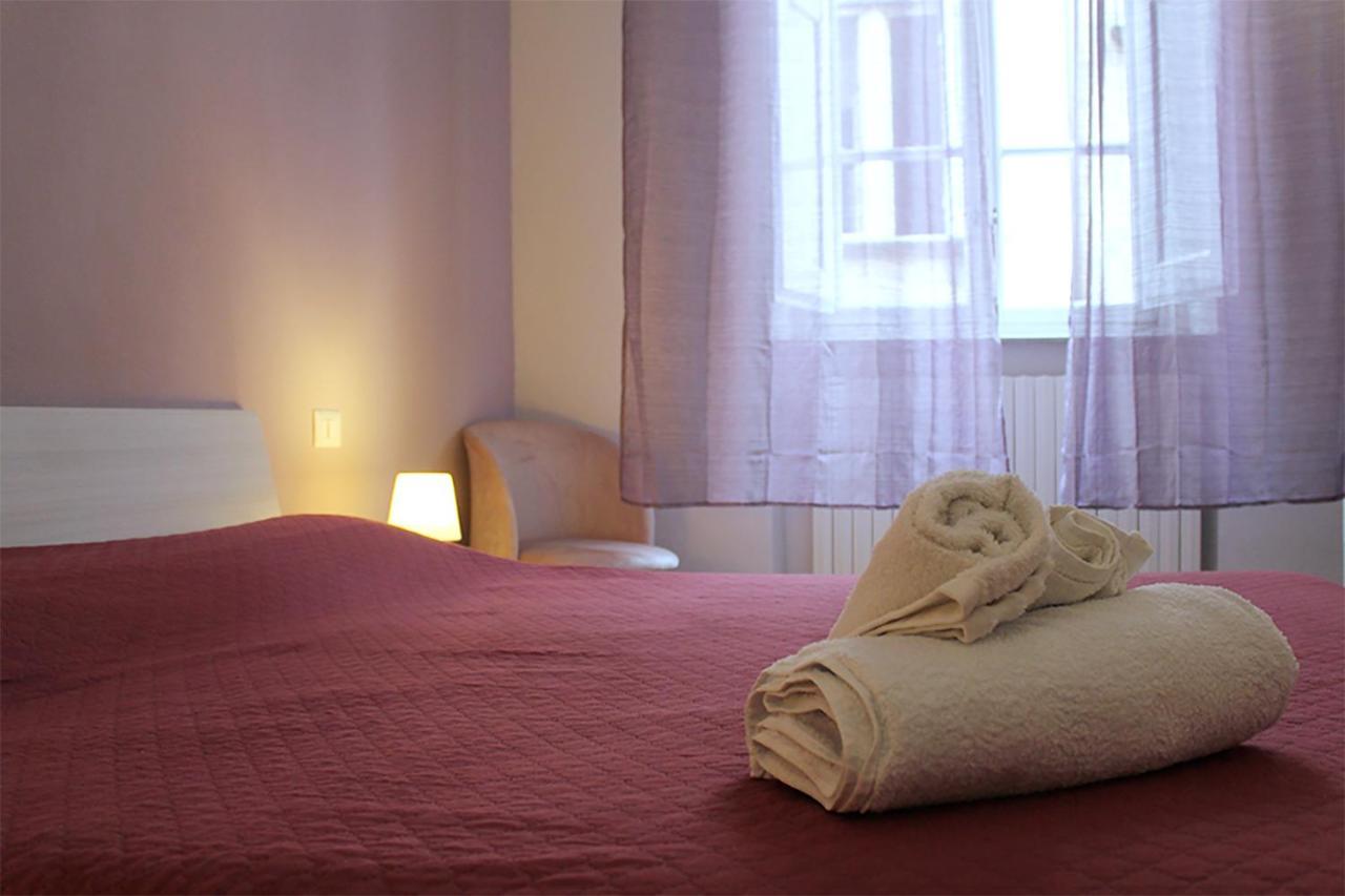 The Walls Apartment Лука Екстериор снимка