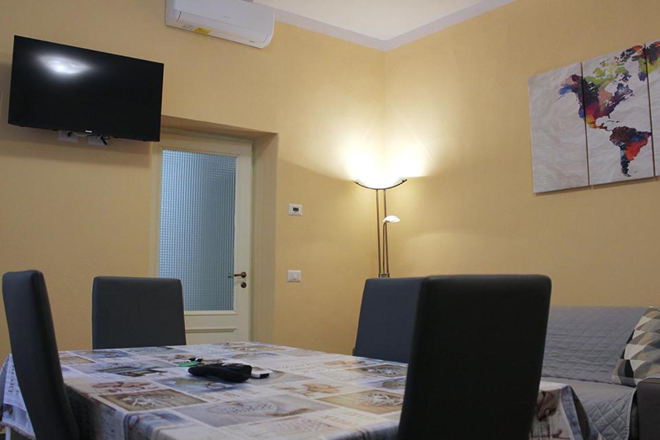 The Walls Apartment Лука Екстериор снимка
